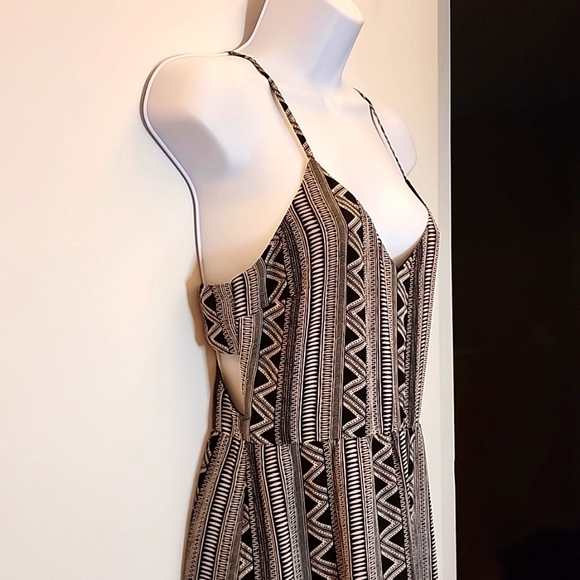 Forever 21 Cutout Back Maxi Dress, Black White Flowy Boho, Size Small - Picture 2 of 8